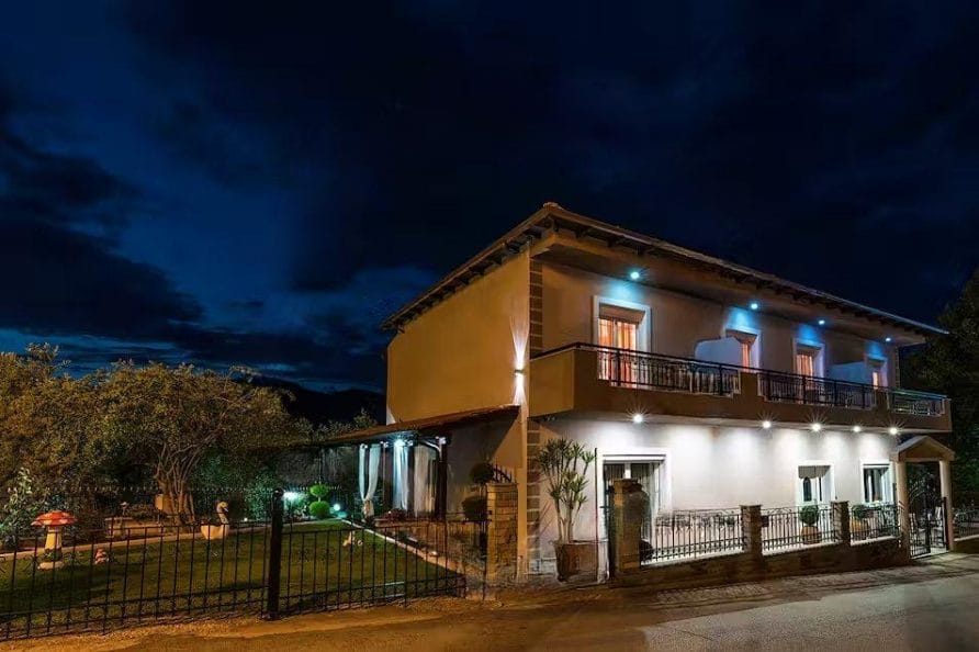 Melida Studios & Apartments