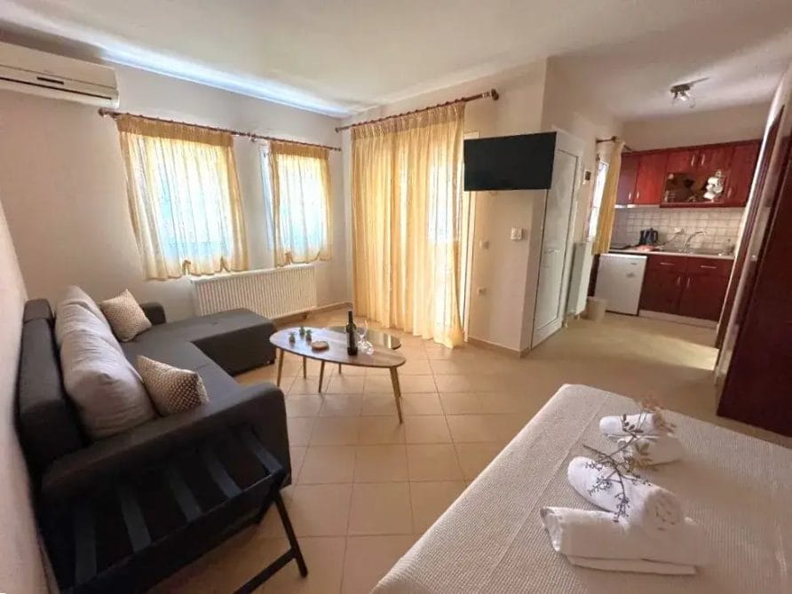 Porto Nuovo Studios 1-10