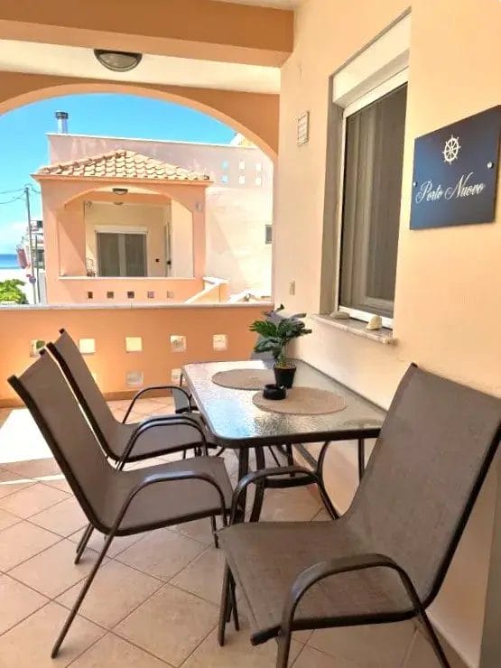 Porto Nuovo Studios 1-15