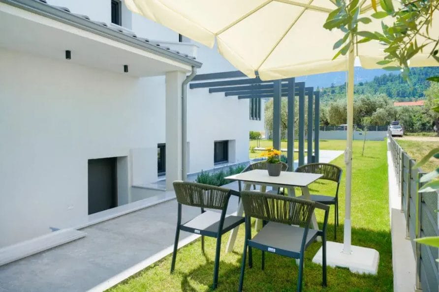 Apartment (Semi-Basement) 11