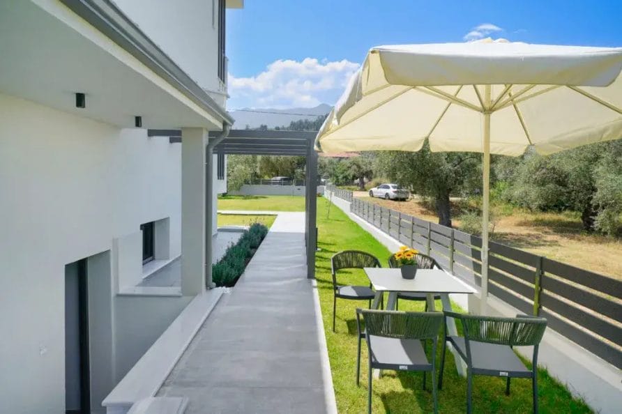 Apartment (Semi-Basement) 9