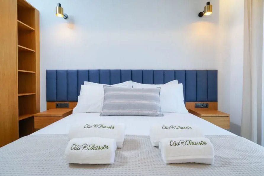 Apartment With Pool View 10