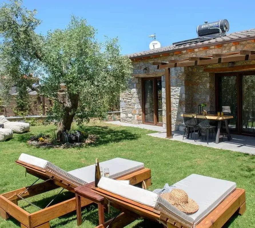 La Terra Petra House 1-15