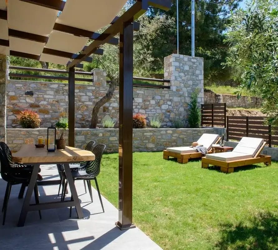 La Terra Petra House 1-16