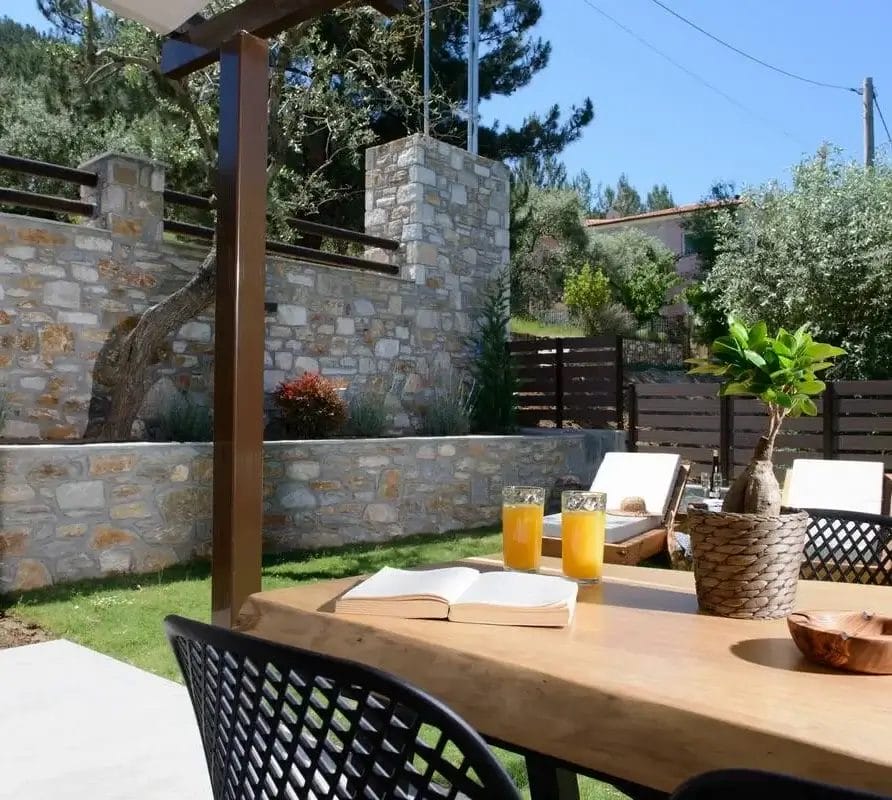 La Terra Petra House 1-18