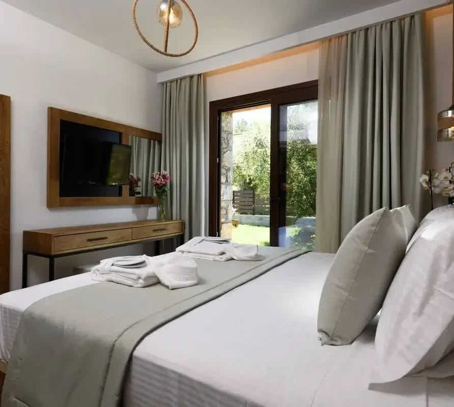 La Terra Petra House 1-8