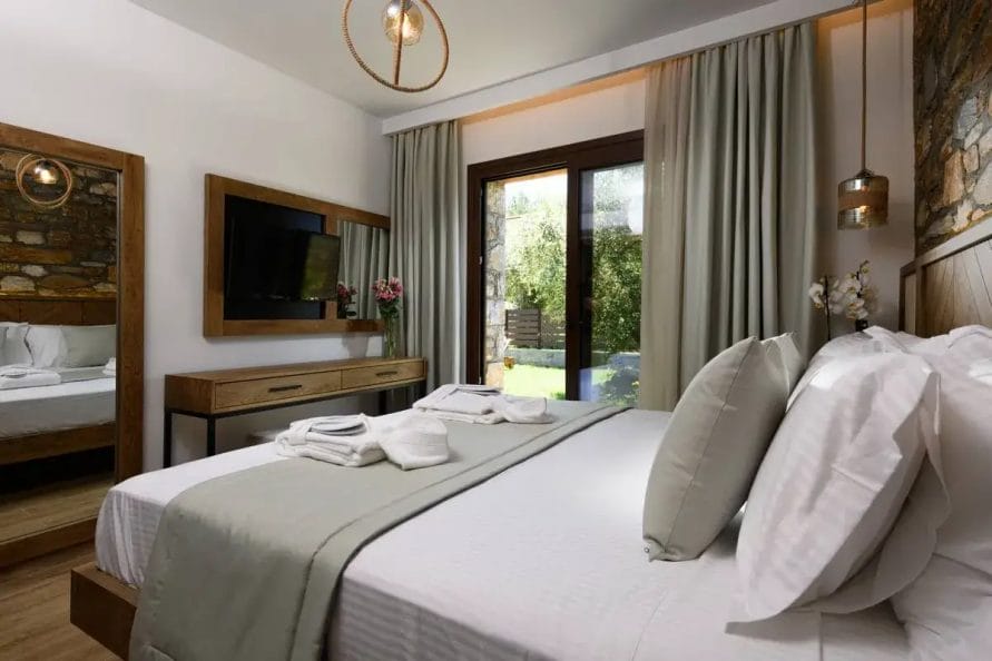 La Terra Petra House 1-8