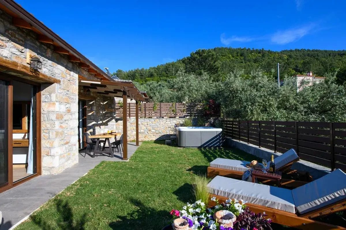 La Terra Petra House 2 Jacuzzi 11