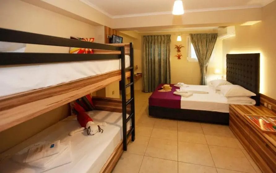 Standard Studio (Semi-Basement) 3