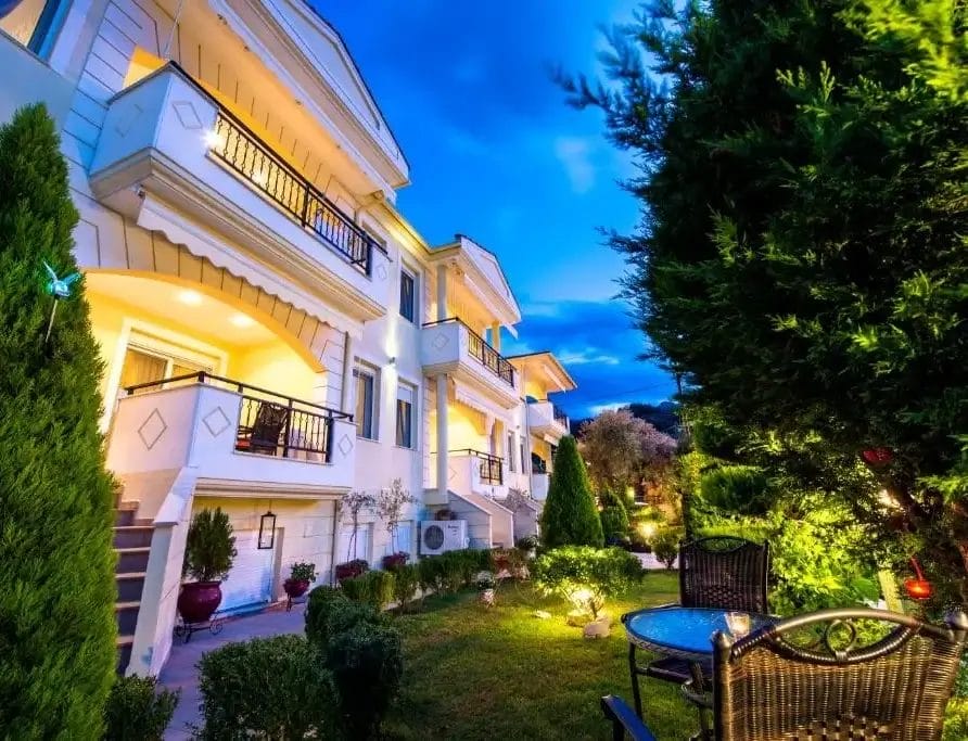 Villa Mandani Outdoor 1