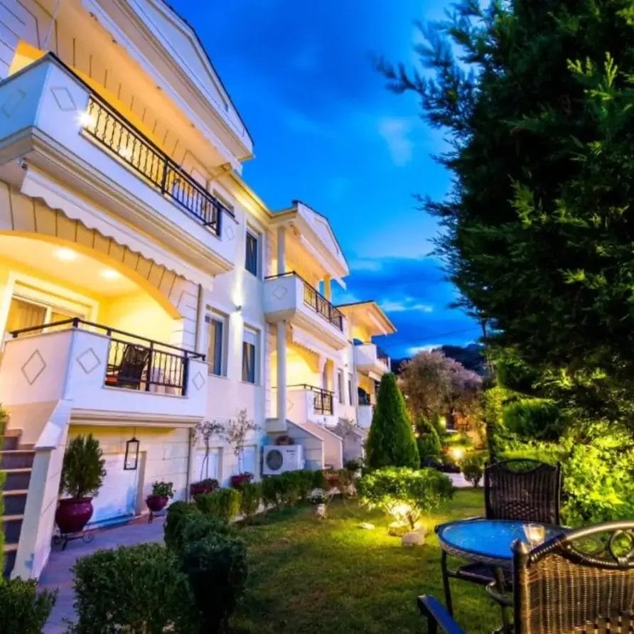 Villa Mandani Outdoor 1