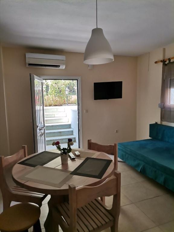 Apartment 3 (Semi Basement Apartment)