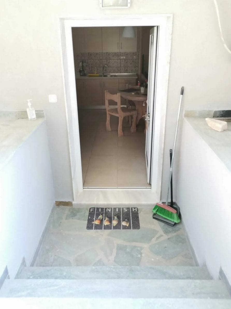 Apartment Semi Basement