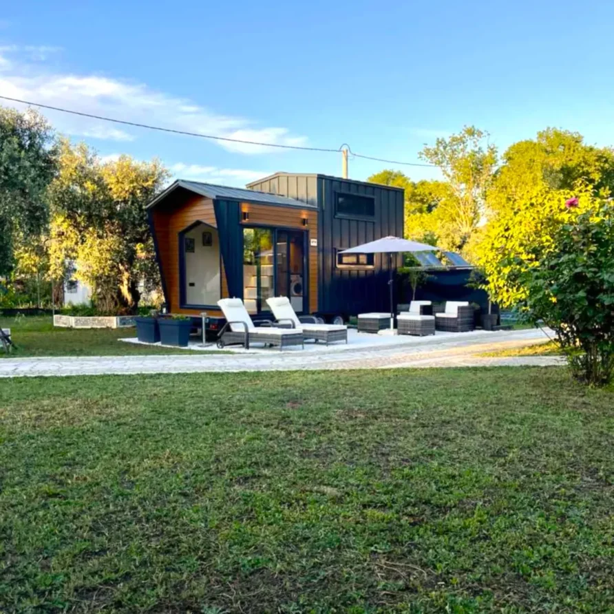 Thassos Tiny Home 11